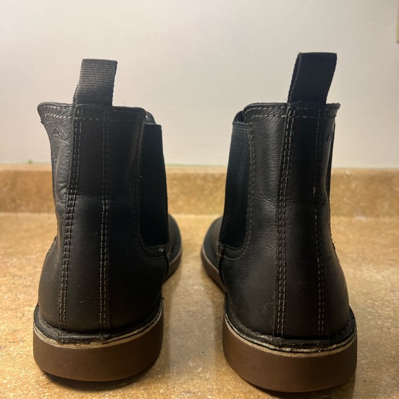 Men’s Clark’s-Size 10 Chelsea boots. Gently worn, 100% leather. Classic style - Picture 10 of 12